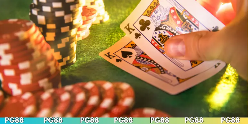 Mậu binh áp dụng chiến thuật bài cao thủ ẩn danh